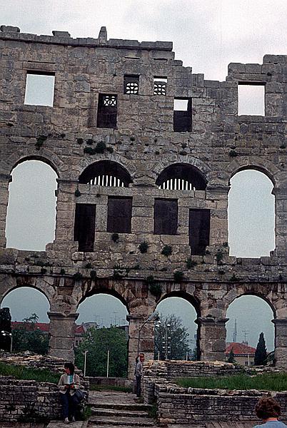 Foto:: Urlaub / Pula / Mai 1983 (Foto,Fotos,Bilder,Bild,)