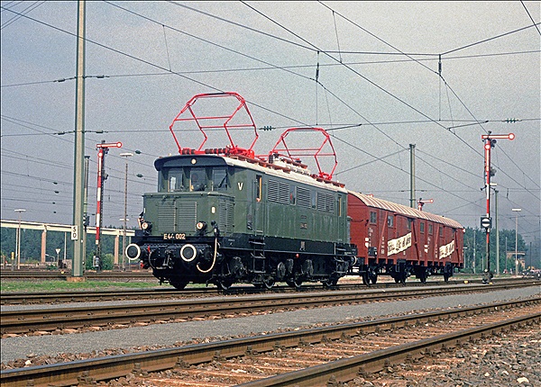 Foto:: E 44 002 / Nuernberg / 21.09.1985 (Foto,Fotos,Bilder,Bild,)
