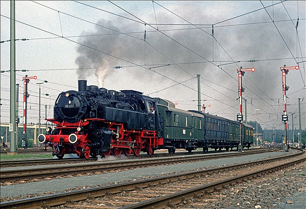 Foto:: 86 457 / Nuernberg / 21.09.1985 (Foto,Fotos,Bilder,Bild,)
