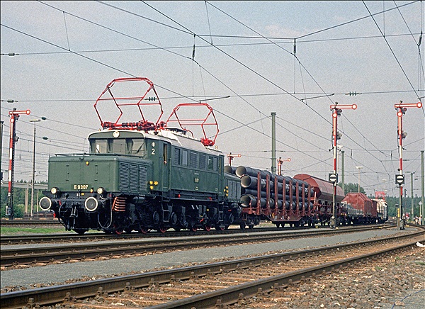 Foto:: E 93 07 / Nuernberg / 21.09.1985 (Foto,Fotos,Bilder,Bild,)