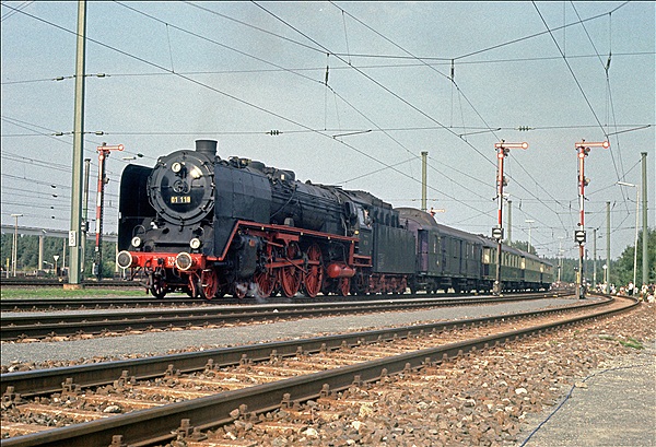 Foto:: 01 118 / Nuernberg / 21.09.1985 (Foto,Fotos,Bilder,Bild,)