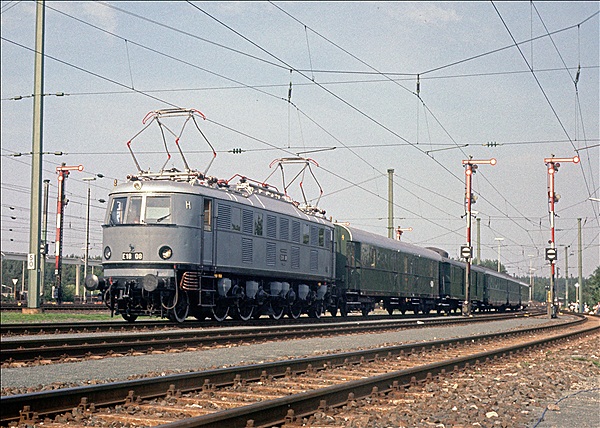 Foto:: E 18 08 / Nuernberg / 21.09.1985 (Foto,Fotos,Bilder,Bild,)