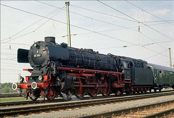 Foto:: 01 1100 / Nuernberg / 21.09.1985 (Foto,Fotos,Bilder,Bild,)