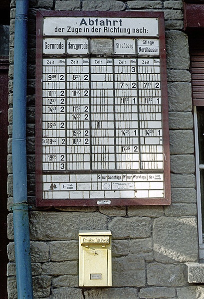 Foto:: Abfahrtstafel / Alexisbad / 03.03.1990 (Foto,Fotos,Bilder,Bild,)