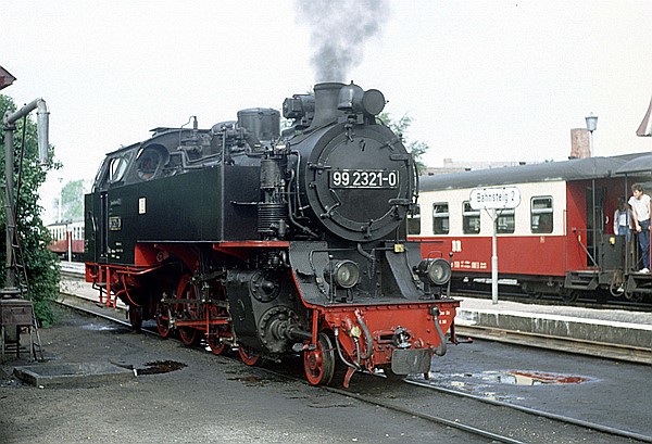 Foto:: DR 99 2321-0 / Kuehlungsborn-West / 23.06.1990 (Foto,Fotos,Bilder,Bild,)