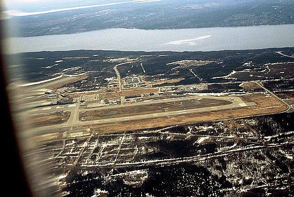 Foto:: Zwischenstopp / Gander / 26.04.1992 (Foto,Fotos,Bilder,Bild,)