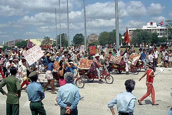 Foto:: 1. Mai Parade /Holguin / 01.05.1992 (Foto,Fotos,Bilder,Bild,)
