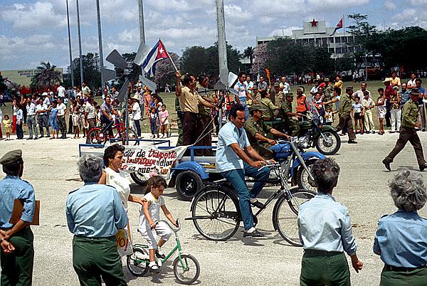 Foto:: 1. Mai Parade /Holguin / 01.05.1992 (Foto,Fotos,Bilder,Bild,)