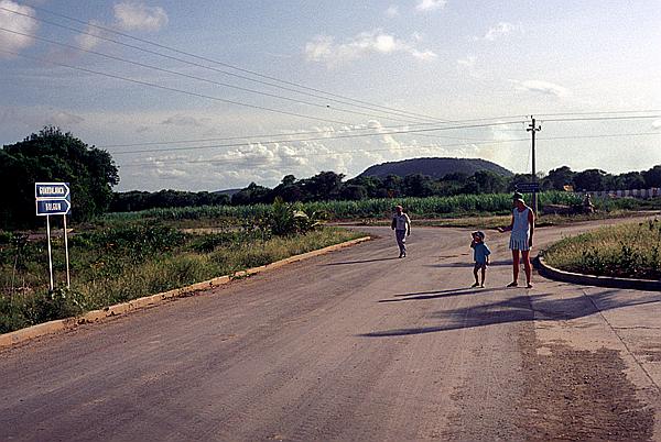 Foto:: Am Hotel  / Guardalavaca / 11.05.1992 (Foto,Fotos,Bilder,Bild,)