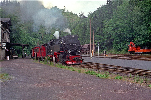 Foto:: DR 99 7233-2 / Eisfelder Talmuehle / 04.07.1992 (Foto,Fotos,Bilder,Bild,)