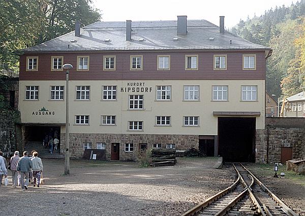 Foto:: Bahnhofsgebaeude / Kipsdorf / 25.09.1992 (Foto,Fotos,Bilder,Bild,)