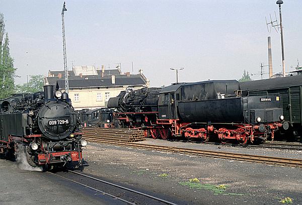 Foto:: DR 99 750 (DB 099 729-6) + DR 52 8141-5 / Zittau / 07.05.1994 (Foto,Fotos,Bilder,Bild,)
