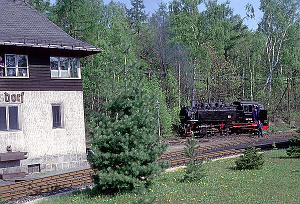 Foto:: DR 99 749 (DB 099 728-8) / Bertsdorf / 07.05.1994 (Foto,Fotos,Bilder,Bild,)
