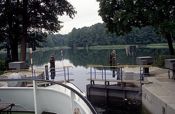 Foto:: Bootsfahrt / Mikolajki  - Ruciane-Nida / September 1994 (Foto,Fotos,Bilder,Bild,)