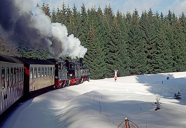 Foto:: DR 99 5906-5 + DR 99 6101 / Eisfelder Talmuehle - Drei Annen Hohne / 08.02.1997 (Foto,Fotos,Bilder,Bild,)