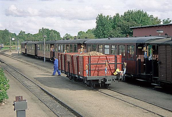 Foto:: Schmalspurreisezugwagen / Putbus / 20.09.1997 (Foto,Fotos,Bilder,Bild,)