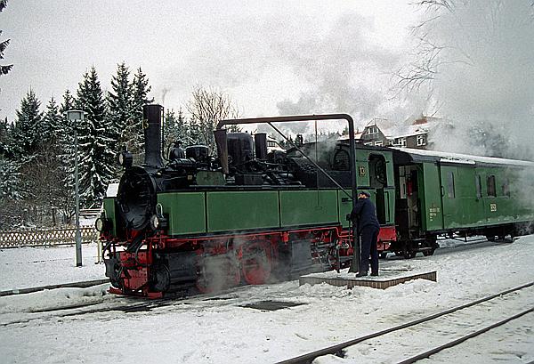 Foto:: NWE 13 - DR 99 5903-2 / Drei Annen Hohne / 06.12.1997 (Foto,Fotos,Bilder,Bild,)