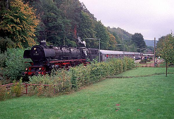 Foto:: 01 1066 / Hinterweidenthal / 30.09.2000 (Foto,Fotos,Bilder,Bild,)