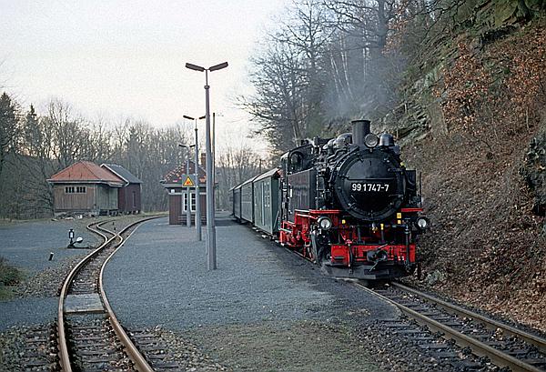 Foto:: DR 99 1747-7 / Seifersdorf / 11.03.2002 (Foto,Fotos,Bilder,Bild,)