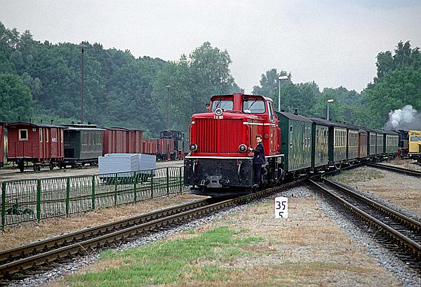 Foto:: DB 251 901-5 / Putbus / 06.07.2002 (Foto,Fotos,Bilder,Bild,)