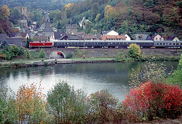 Foto:: DB 212 023-6 / Balduinstein / 05.10.2002 (Foto,Fotos,Bilder,Bild,)