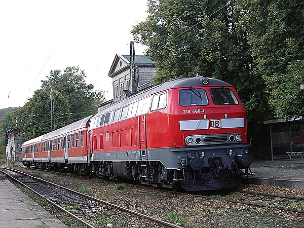 Foto:: DB 218 466-1 / Blankenburg / 12.10.2003 (Foto,Fotos,Bilder,Bild,)