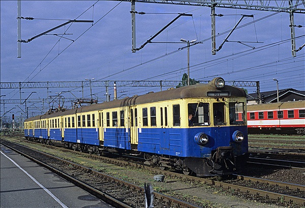 Foto:: PKP EN57 1060 / Poznan / 11.06.2005 (Foto,Fotos,Bilder,Bild,)