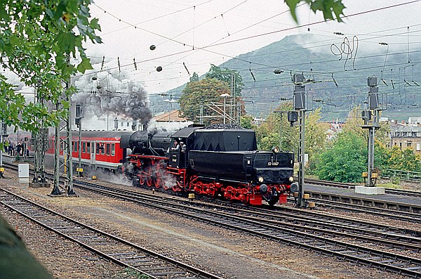 Foto:: DR 52 4867 / 03.10.2005 / Neustadt (Foto,Fotos,Bilder,Bild,)