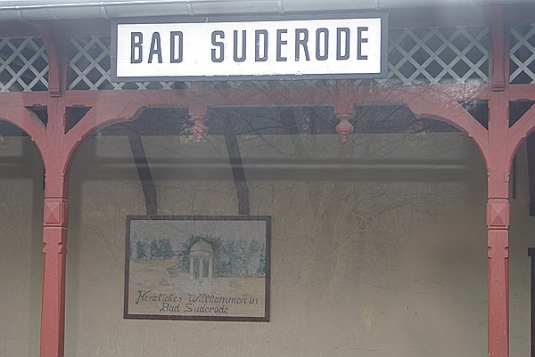 Foto:: Bahnhofsschild / Bad Suderode / 17.01.2009 (Foto,Fotos,Bilder,Bild,)