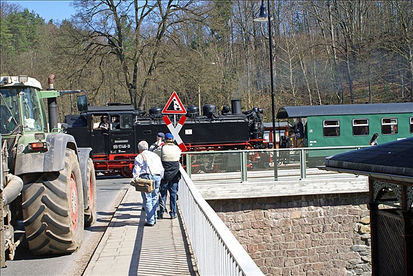Foto:: Erster Besuch nach Wiedereroeffnung / Weisseritztalbahn / April 2009 (Foto,Fotos,Bilder,Bild,)