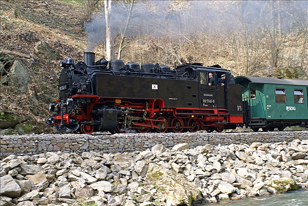 Foto:: Erster Besuch nach Wiedereroeffnung / Weisseritztalbahn / April 2009 (Foto,Fotos,Bilder,Bild,)