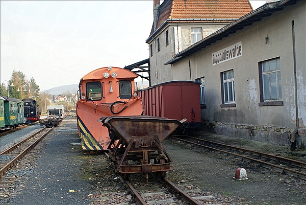 Foto:: Erster Besuch nach Wiedereroeffnung / Weisseritztalbahn / April 2009 (Foto,Fotos,Bilder,Bild,)