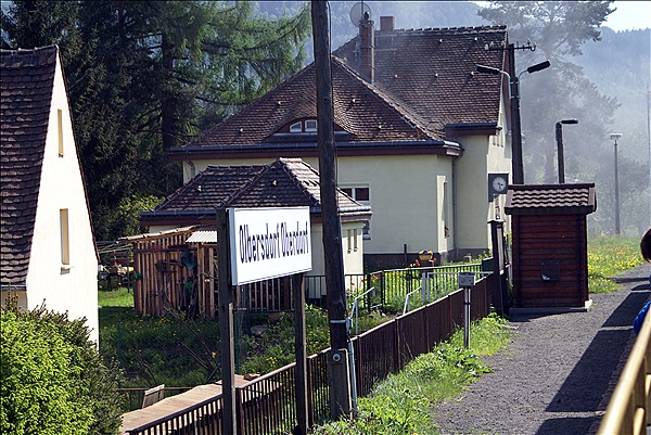 Foto:: Bahnhof / Olbersdorf / 01.05.2011 (Foto,Fotos,Bilder,Bild,)