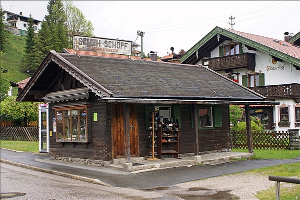 Foto:: Schuhladen / Wallgau / 16.05.2011 (Foto,Fotos,Bilder,Bild,)