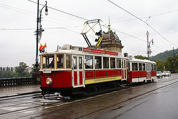 Foto:: Strassenbahnwagen 2272 + 1562 / Prag / 25.08.2013 (Foto,Fotos,Bilder,Bild,)