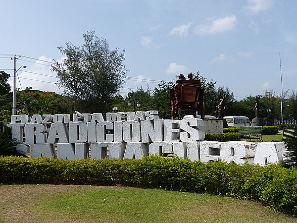 Foto:: El Monumento / Santiago de los Caballeros / 12.06.2014 (Foto,Fotos,Bilder,Bild,)