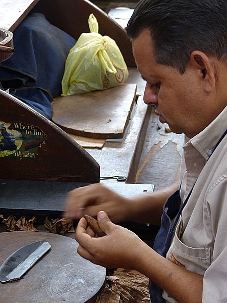Foto:: Zigarrenfabrik / Santiago de los Caballeros / 12.06.2014 (Foto,Fotos,Bilder,Bild,)