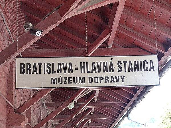 Foto:: Schild / Bratislava / 19.07.2014 (Foto,Fotos,Bilder,Bild,)