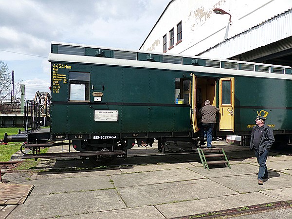 Foto:: Postwagen 4454Han / Dresden / 17.04.2015 (Foto,Fotos,Bilder,Bild,)