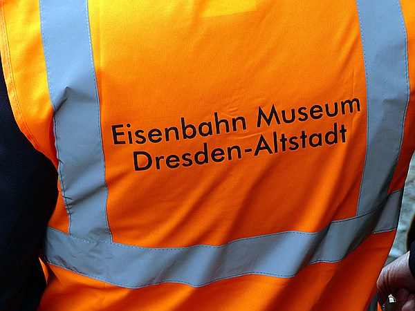Foto:: Sicherheitspersonal / Dresden / 17.04.2015 (Foto,Fotos,Bilder,Bild,)