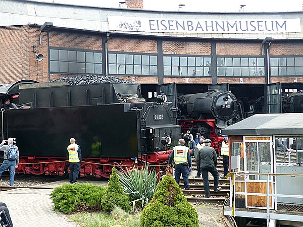 Foto:: 01 202 + 01 1066 / Dresden / 17.04.2015 (Foto,Fotos,Bilder,Bild,)
