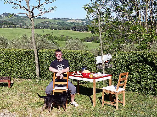 Foto:: Fruehstueck / Pomarance / 07.05.2015 (Foto,Fotos,Bilder,Bild,)
