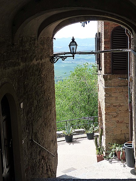 Foto:: Stadtansichten / Volterra / 08.05.2015 (Foto,Fotos,Bilder,Bild,)