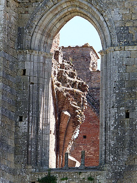 Foto:: Ruine Abbazia San Galgano / Chiusdino / 10.05.2015 (Foto,Fotos,Bilder,Bild,)