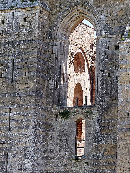 Foto:: Ruine Abbazia San Galgano / Chiusdino / 10.05.2015 (Foto,Fotos,Bilder,Bild,)