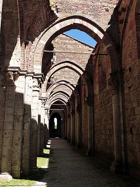 Foto:: Ruine Abbazia San Galgano / Chiusdino / 10.05.2015 (Foto,Fotos,Bilder,Bild,)