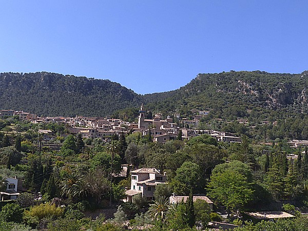 Foto:: Stadtansicht / Valldemossa 30.05.2016 (Foto,Fotos,Bilder,Bild,)