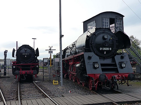 Foto:: DB 001 180-9 + DR 01 0509-8 / Bochum-Dahlhausen / 01.05.2017 (Foto,Fotos,Bilder,Bild,)