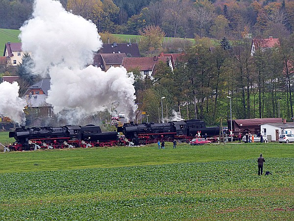 Foto:: DR 52 8079-7 + DR 52 1360-8 / Oberrohn / 28.10.2017 (Foto,Fotos,Bilder,Bild,)