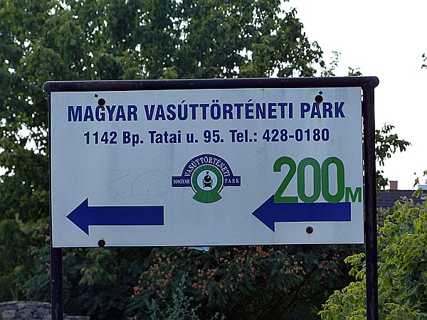 Foto:: Eingangsschild / Budapest / 19.08.2018 (Foto,Fotos,Bilder,Bild,)